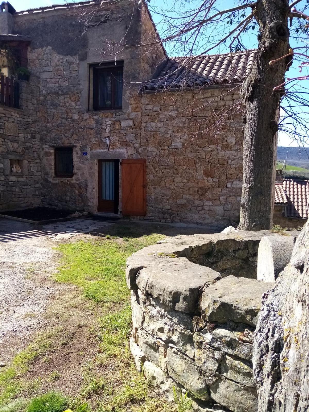Gite Le Jaya Saint-Georges-de-Luzençon Eksteriør bilde